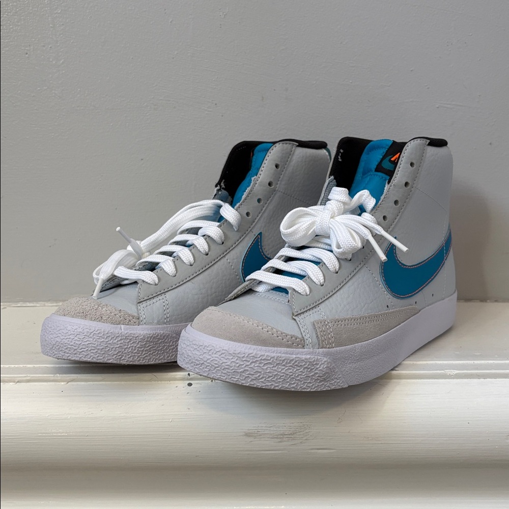 Nike Blazer Mid '77 in Pure Platinum and Laser Blue